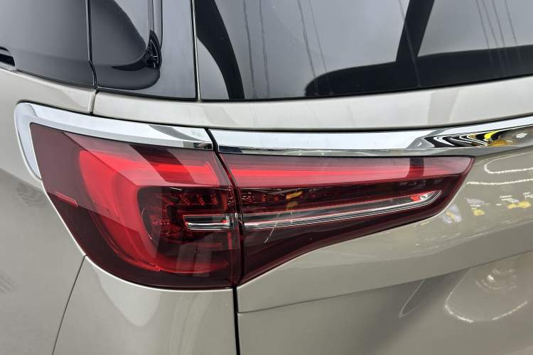 Used Buick GL8 2023 ES Lu Zun Deluxe Model Exterior 9