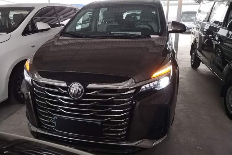 Used Buick GL8 2023 Land Executive Class Comfort Model Front