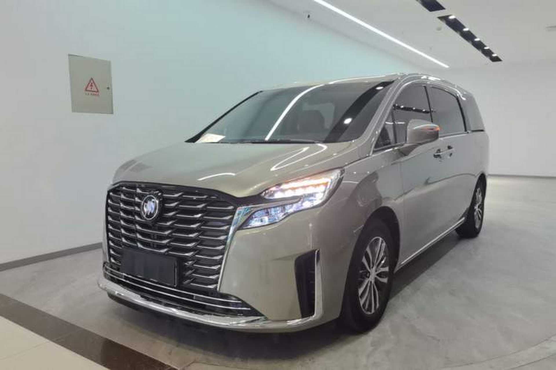 Used Buick GL8 2023 ES Lu Zun Deluxe Model Front Left 45 Deg