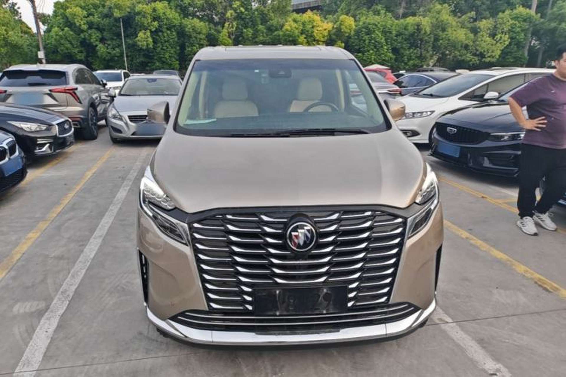 Used Buick GL8 2023 ES Lu Zun Deluxe Model Front