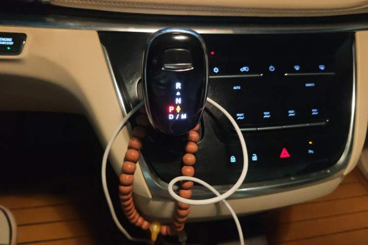 Used Buick GL8 2023 Facelifted Land Cruiser Executive Luxury Version Gear Lever