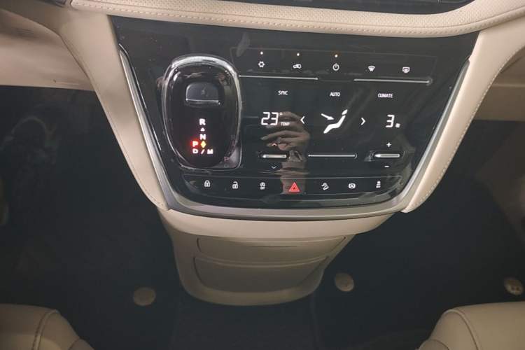 Used Buick GL8 2023 ES Lu Zun Deluxe Model Gear Lever