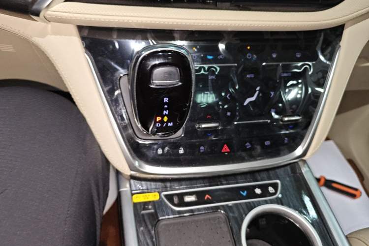 Used Buick GL8 2023 ES Lu Zun Luxury Edition and Yue Version Gear Lever