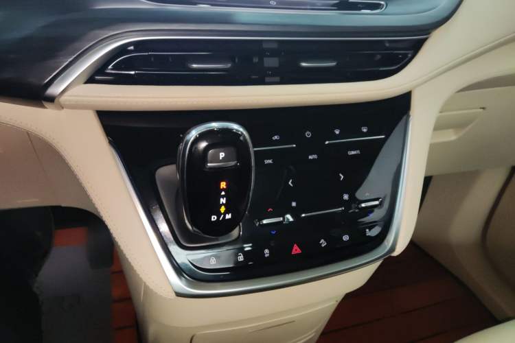 Used Buick GL8 2023 ES Lu Zun Luxury Model Gear Lever