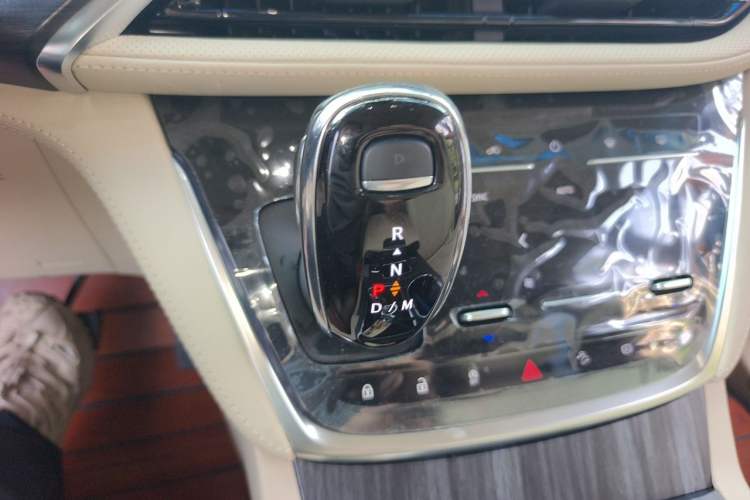 Used Buick GL8 2023 ES Lu Zun Luxury Model Gear Lever
