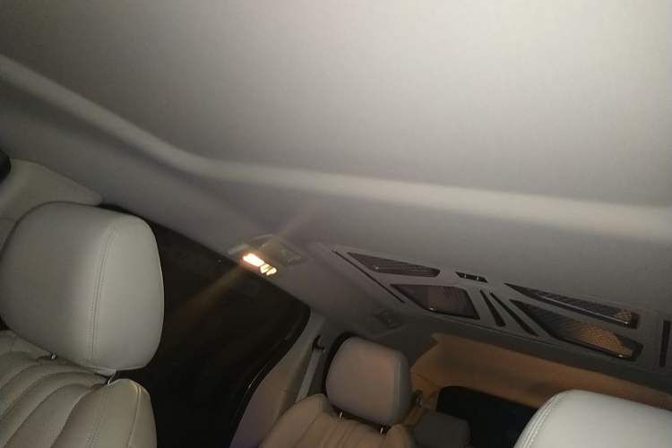 Used Buick GL8 2023 Land Executive Class Smart Enjoyment Model Headliner
