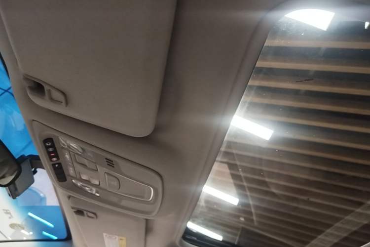 Used Buick GL8 2023 ES Lu Zun Comfort Model Headliner