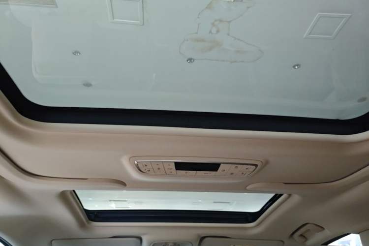 Used Buick GL8 2023 ES Lu Zun Luxury Model Headliner