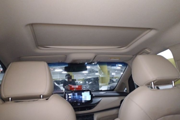 Used Buick GL8 2023 Facelifted Land Cruiser Executive Luxury Version Headliner