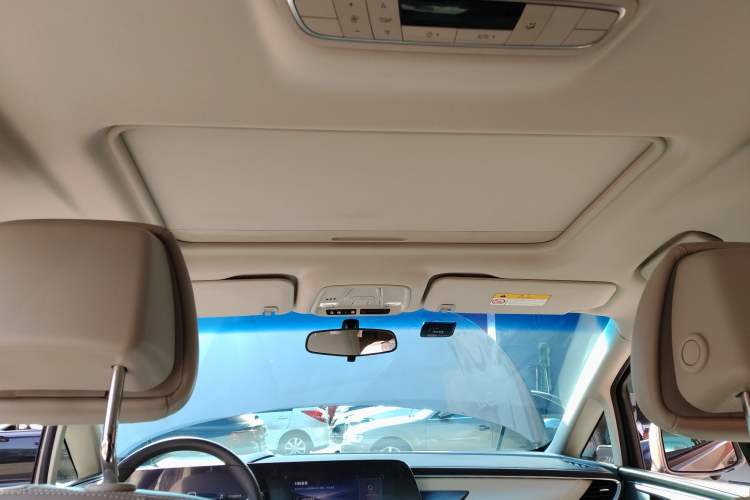 Used Buick GL8 2023 ES Lu Zun Comfort Model Headliner