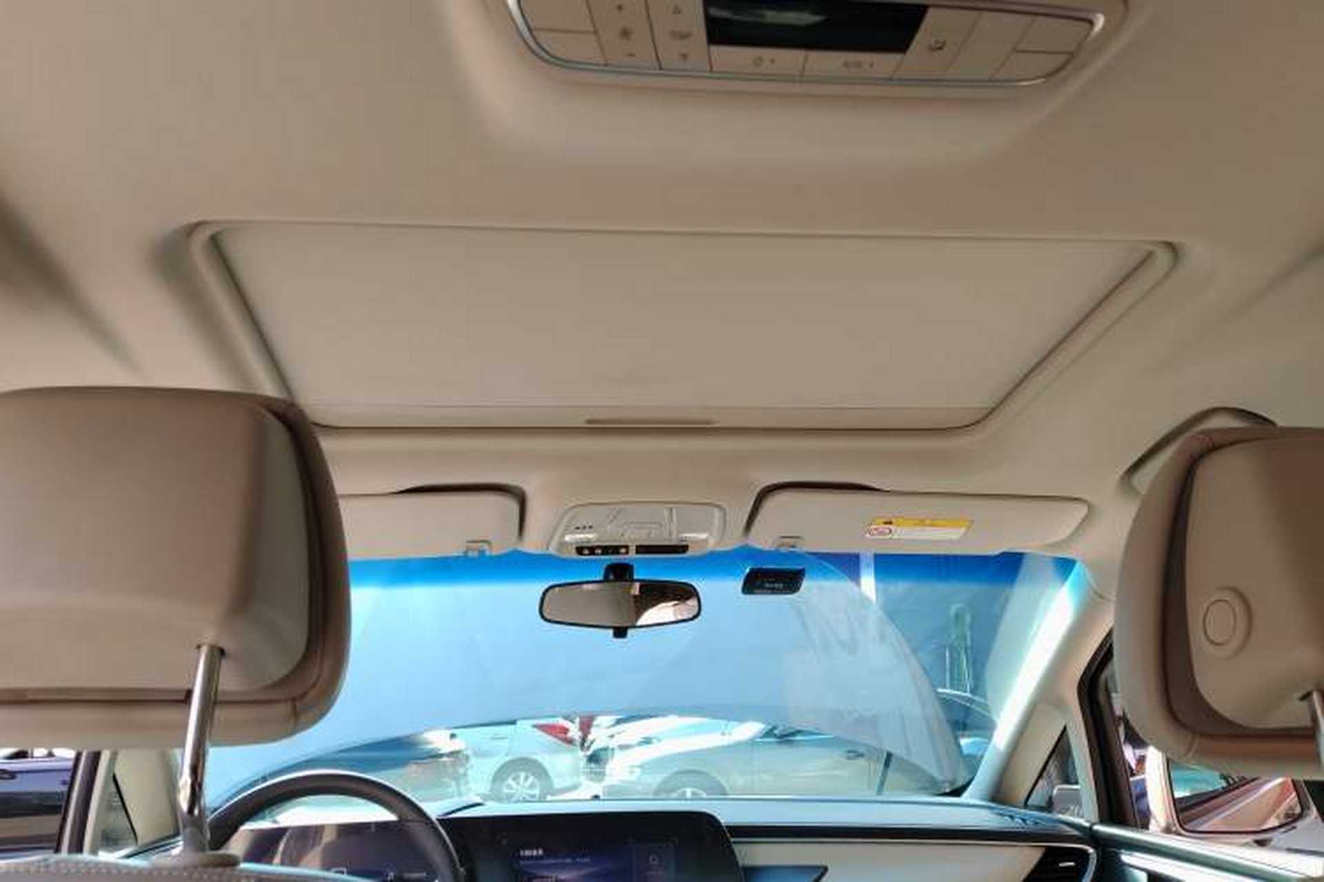 Used Buick GL8 2023 ES Lu Zun Comfort Model Headliner