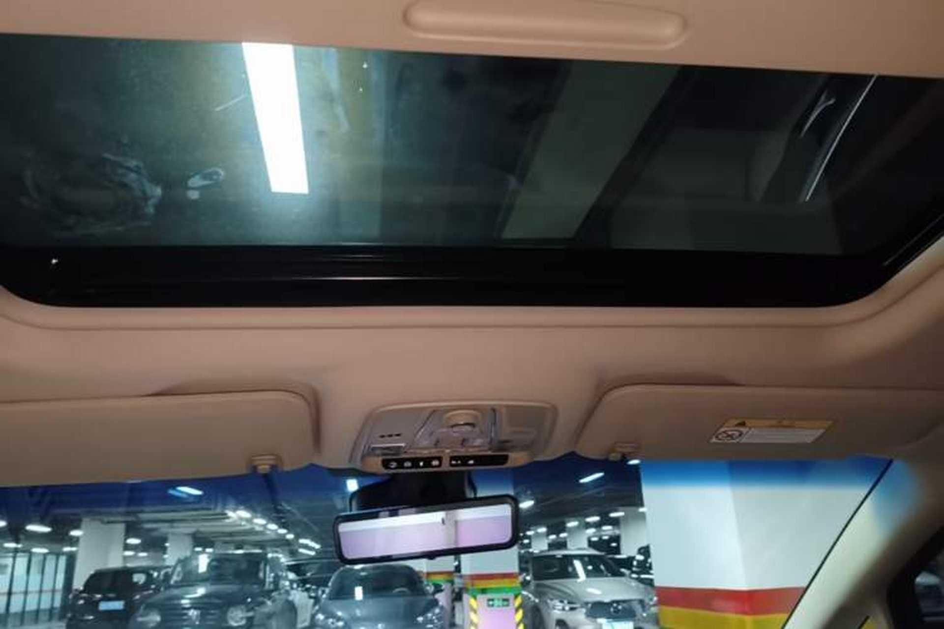 Used Buick GL8 2023 ES Lu Zun Luxury Model Headliner