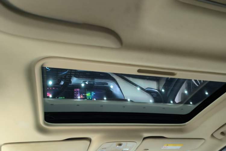 Used Buick GL8 2023 ES Lu Zun Luxury Model Headliner