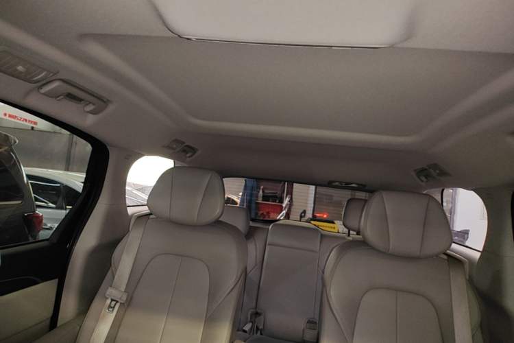 Used Buick GL8 2023 ES Lu Zun Comfort Model Headliner
