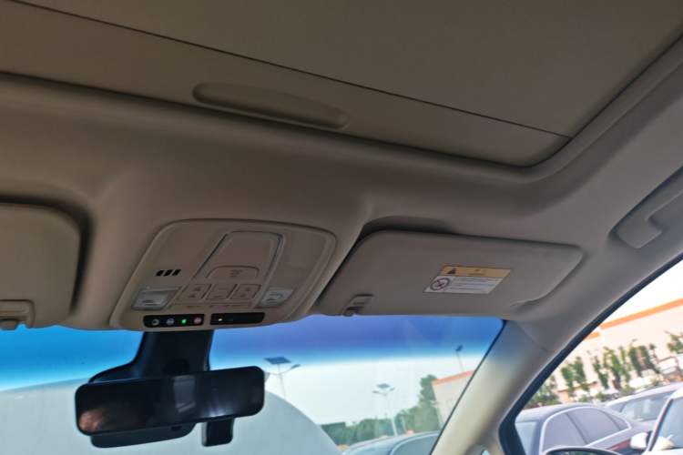 Used Buick GL8 2023 ES Lu Zun Deluxe Model Headliner