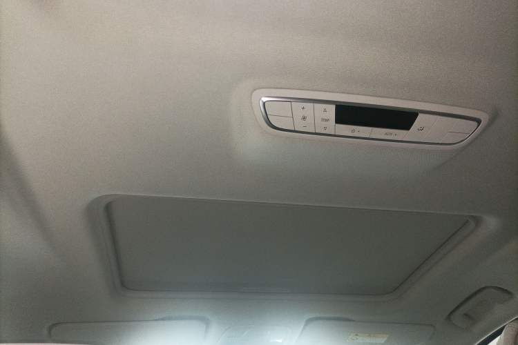 Used Buick GL8 2023 ES Lu Zun Comfort Model Headliner