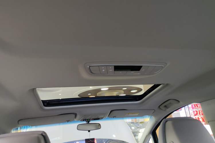 Used Buick GL8 2023 ES Lu Zun Comfort Model Headliner