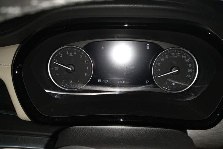 Used Buick GL8 2023 Facelifted Land Cruiser Executive Luxury Version Instrument Cluster