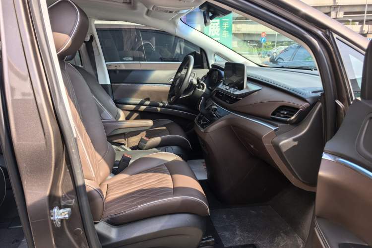 Used Buick GL8 2023 Land Executive Class 652T Luxury Model Interior 1