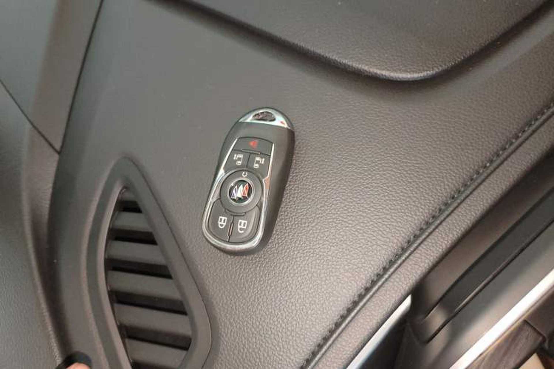 Used Buick GL8 2023 ES Lu Zun Deluxe Model Interior 1