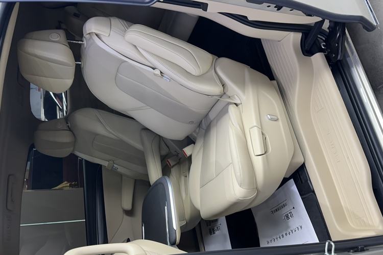 Used Buick GL8 2023 ES Lu Zun Deluxe Model Interior 1