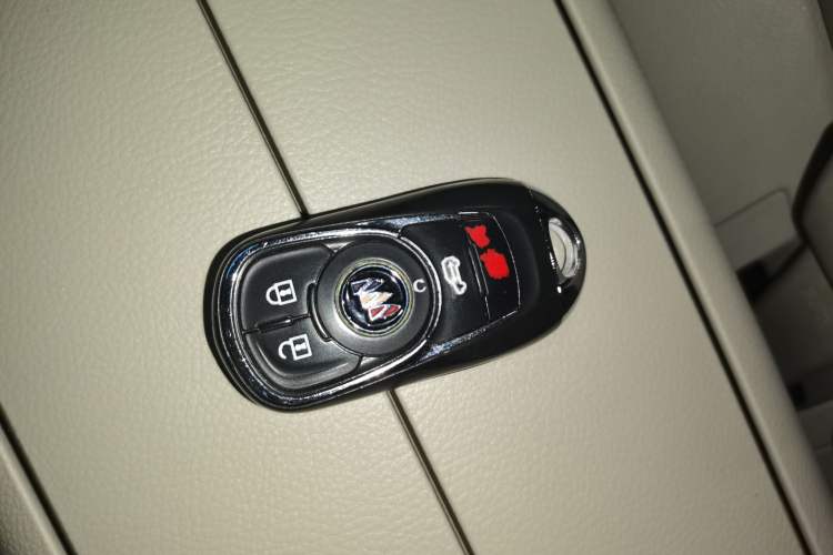 Used Buick GL8 2023 Land Executive Class 652T Luxury Model Interior 1