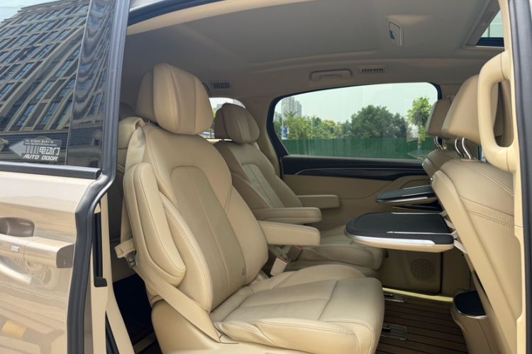 Used Buick GL8 2023 ES Lu Zun Deluxe Model Interior 10
