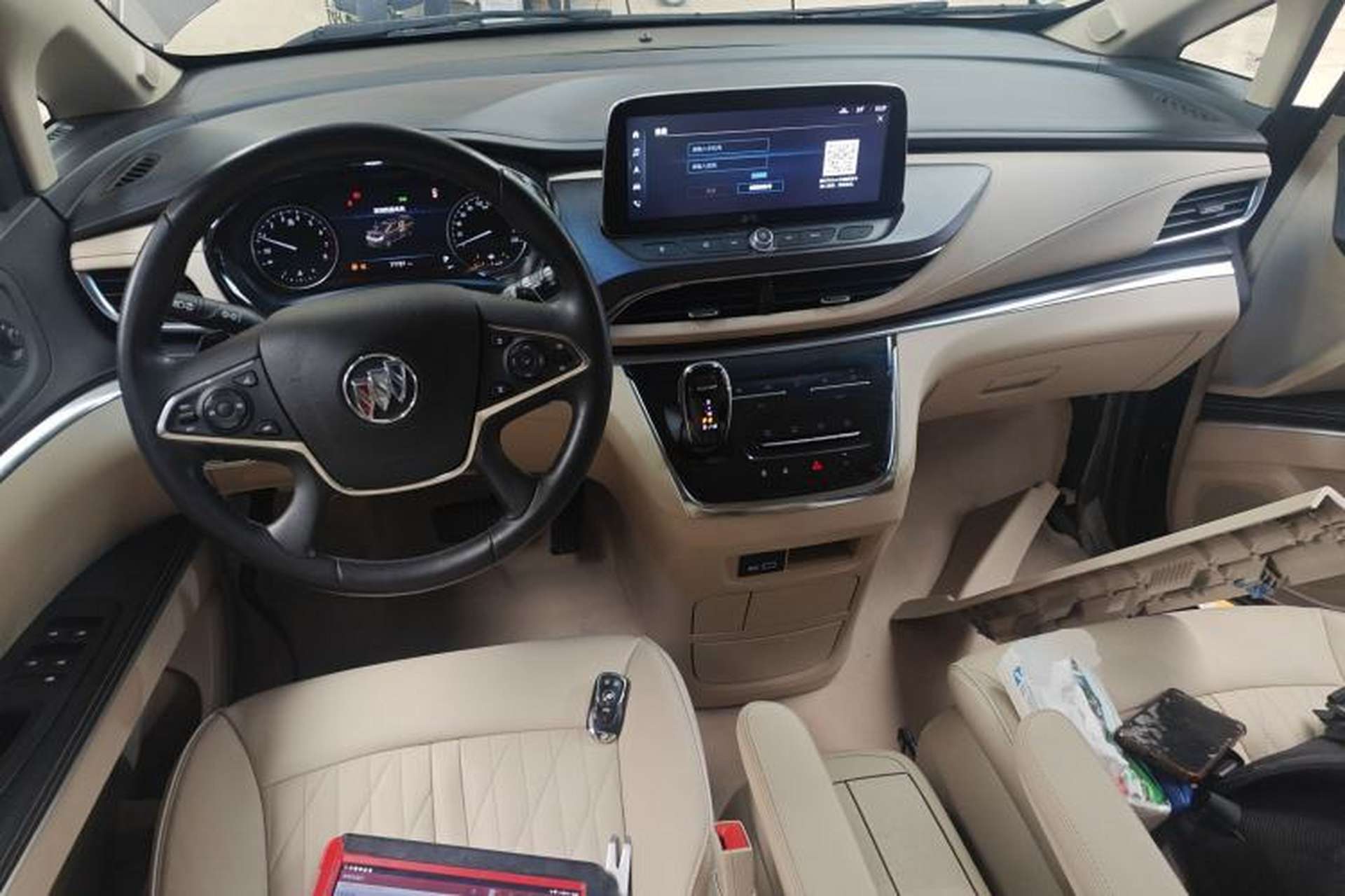 Used Buick GL8 2023 Facelifted Land Cruiser Executive Luxury Version Interior 2