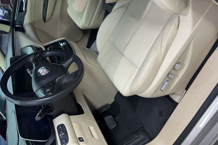 Used Buick GL8 2023 ES Lu Zun Deluxe Model Interior 3