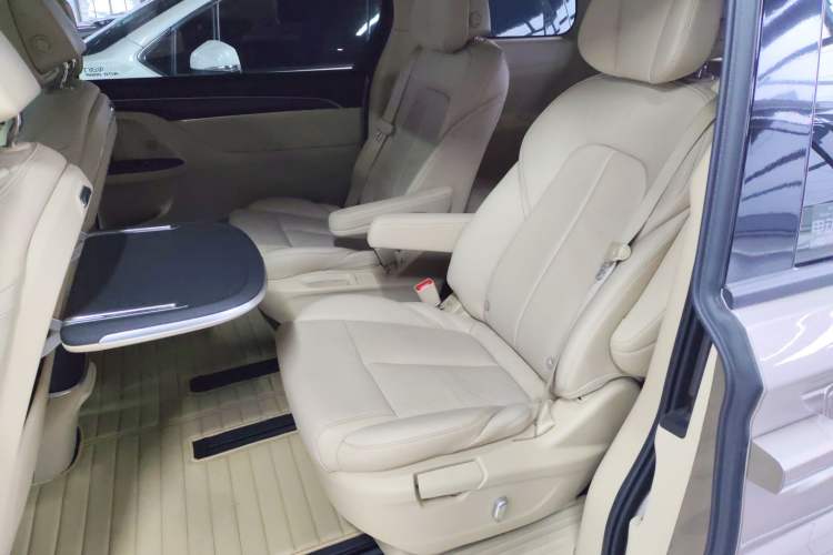 Used Buick GL8 2023 ES Lu Zun Deluxe Model Interior 4
