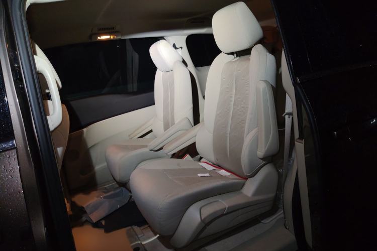 Used Buick GL8 2023 Land Executive Class Comfort Model Interior 4
