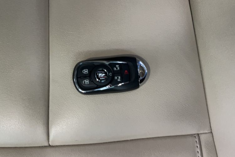 Used Buick GL8 2023 ES Lu Zun Deluxe and Yue Edition Interior 4