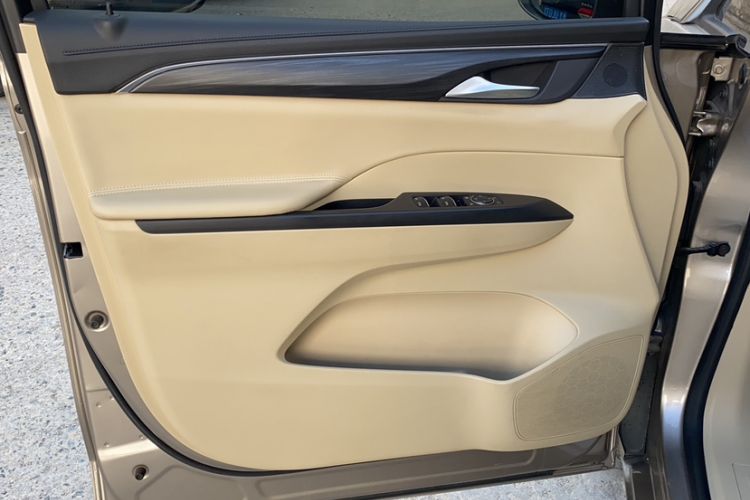 Used Buick GL8 2023 ES Lu Zun Deluxe Model Interior 4