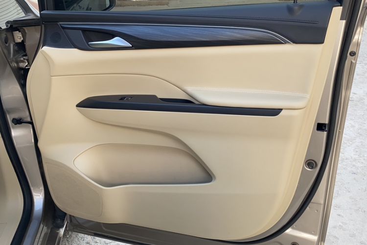 Used Buick GL8 2023 ES Lu Zun Deluxe Model Interior 5