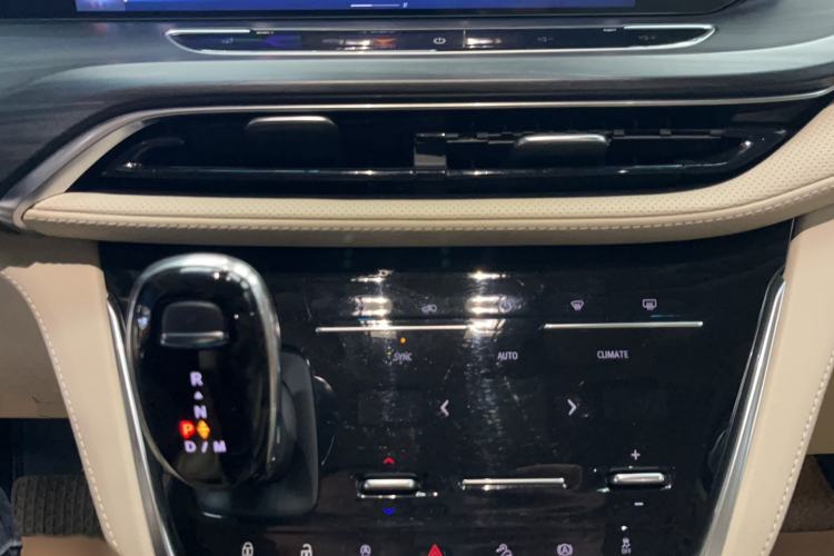 Used Buick GL8 2023 ES Lu Zun Deluxe and Yue Edition Interior 6