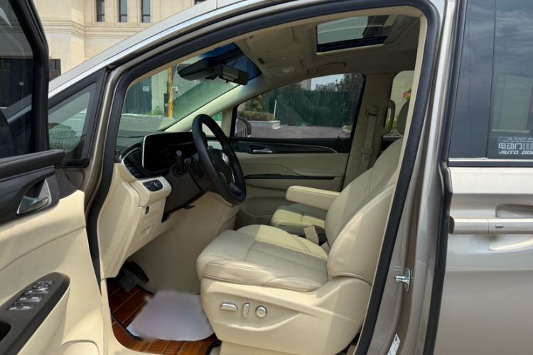 Used Buick GL8 2023 ES Lu Zun Deluxe Model Interior 7