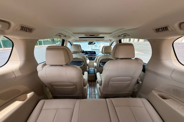 Used Buick GL8 2023 ES Lu Zun Deluxe Model Interior 8