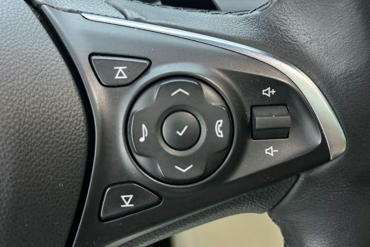 Used Buick GL8 2023 ES Lu Zun Deluxe Model Interior 8
