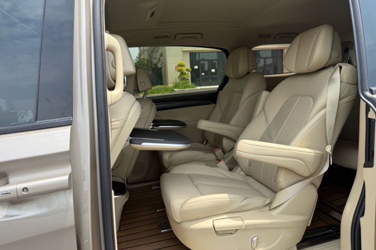 Used Buick GL8 2023 ES Lu Zun Deluxe Model Interior 9
