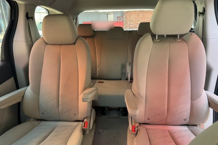 Used Buick GL8 2023 Land Executive Class Comfort Model Interior 9