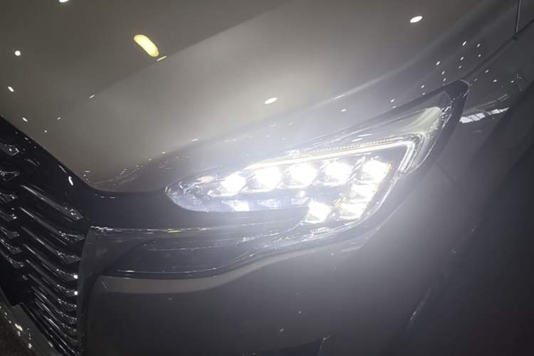 Used Buick GL8 2023 ES Lu Zun Deluxe and Yue Edition Left Front Headlight