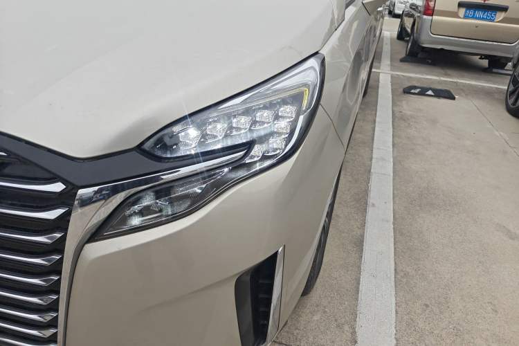 Used Buick GL8 2023 ES Lu Zun Luxury Edition and Yue Version Left Front Headlight
