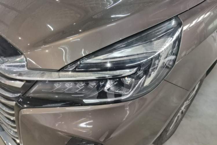 Used Buick GL8 2023 Facelifted Land Cruiser Executive Luxury Version Left Front Headlight