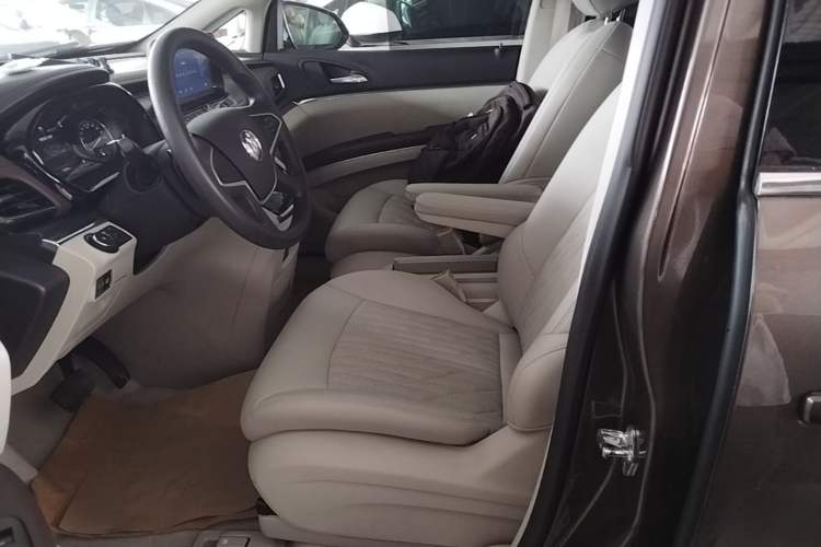 Used Buick GL8 2023 Land Executive Class Comfort Model Left Front Seat