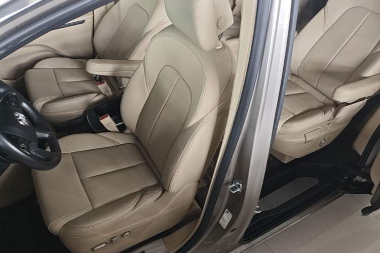 Used Buick GL8 2023 ES Lu Zun Deluxe Model Left Front Seat