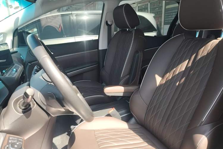 Used Buick GL8 2023 Land Executive Class 652T Luxury Model Left Front Seat