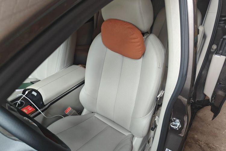 Used Buick GL8 2023 Land Executive Class Comfort Model Left Front Seat