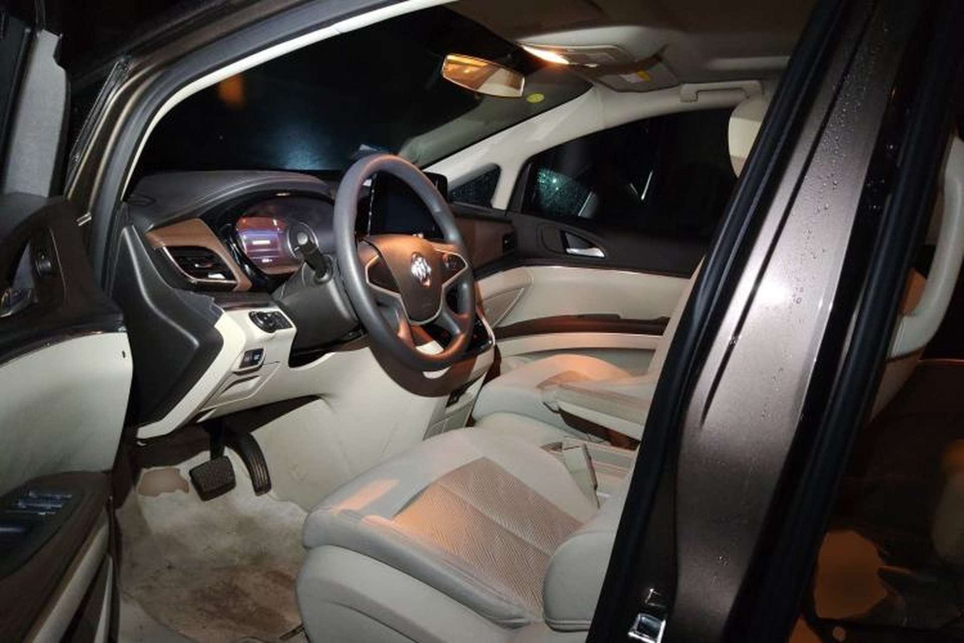 Used Buick GL8 2023 Land Executive Class Comfort Model Left Front Seat