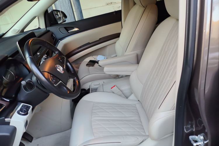 Used Buick GL8 2023 Land Executive Class Deluxe Model Left Front Seat