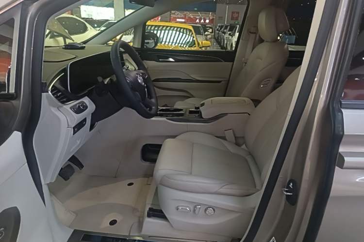 Used Buick GL8 2023 ES Lu Zun Comfort Model Left Front Seat